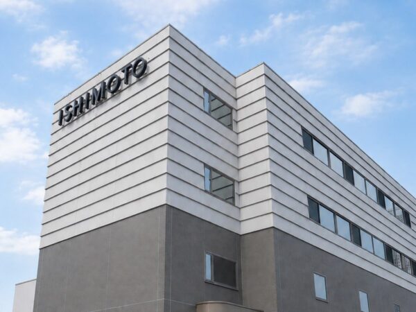 八王子の本社ビル外観
